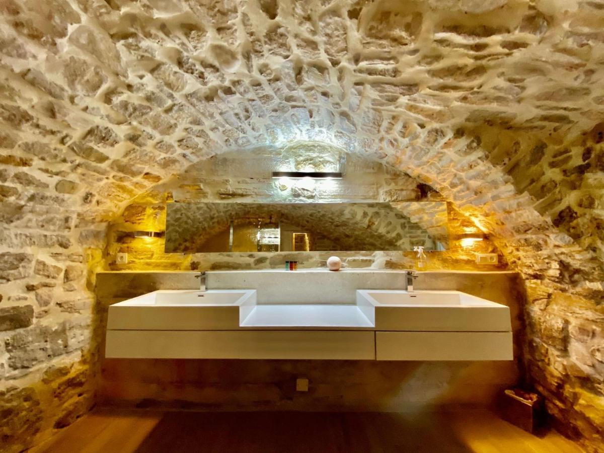 La Maison Des Vendangeurs - Table D'Hotes Le Soir Du Jeudi Au Dimanche- Jacuzzi - Balneo Spa - Acces Piscine Pour Toutes Les Chambres Sauf Studio Coquet- Piscine De Mai A Mi-Octobre Martignargues ภายนอก รูปภาพ