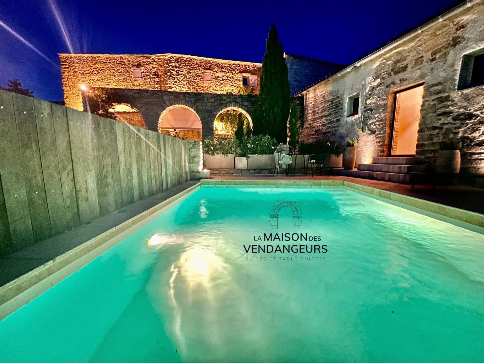 La Maison Des Vendangeurs - Table D'Hotes Le Soir Du Jeudi Au Dimanche- Jacuzzi - Balneo Spa - Acces Piscine Pour Toutes Les Chambres Sauf Studio Coquet- Piscine De Mai A Mi-Octobre Martignargues ภายนอก รูปภาพ