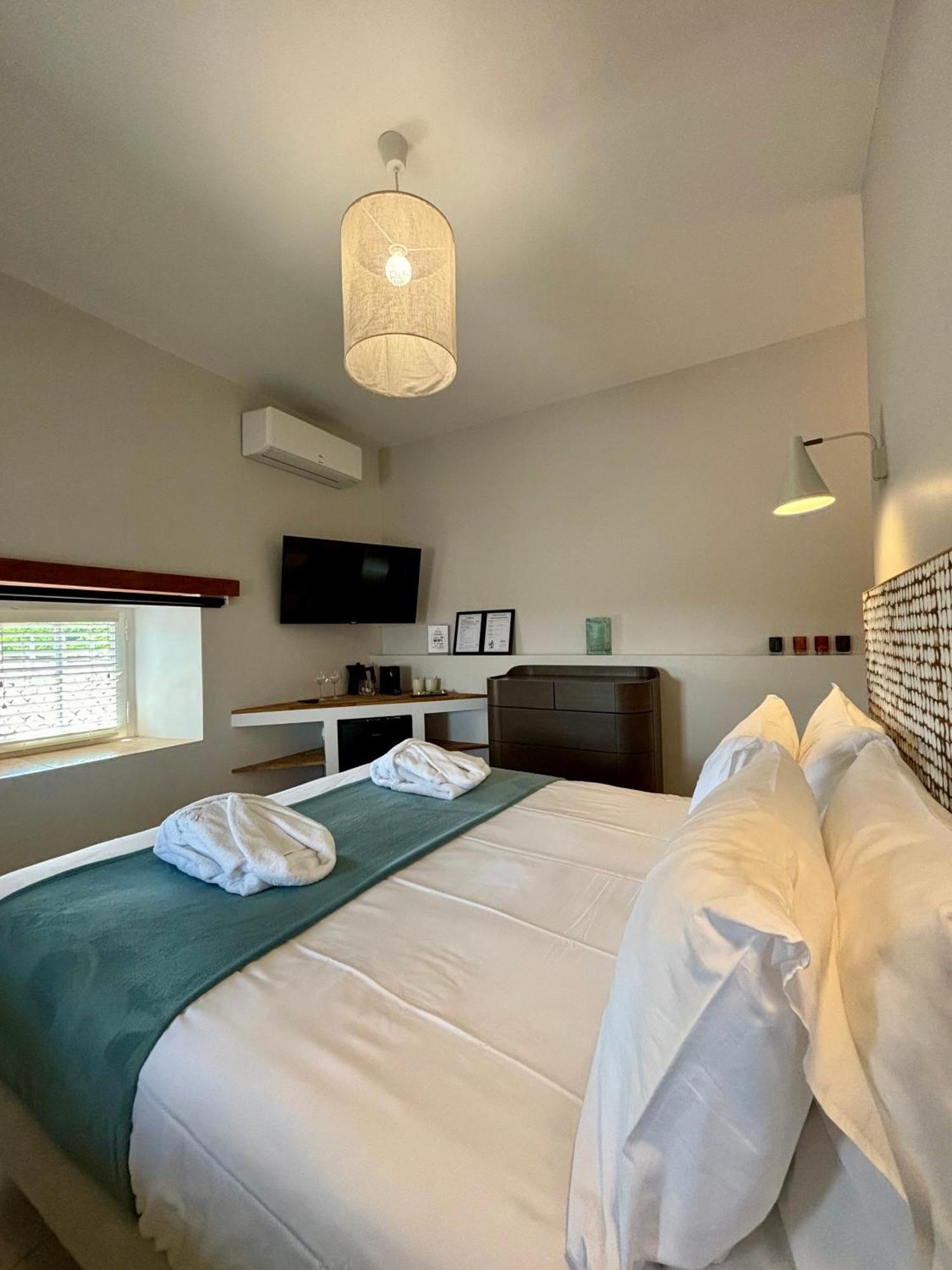 La Maison Des Vendangeurs - Table D'Hotes Le Soir Du Jeudi Au Dimanche- Jacuzzi - Balneo Spa - Acces Piscine Pour Toutes Les Chambres Sauf Studio Coquet- Piscine De Mai A Mi-Octobre Martignargues ภายนอก รูปภาพ