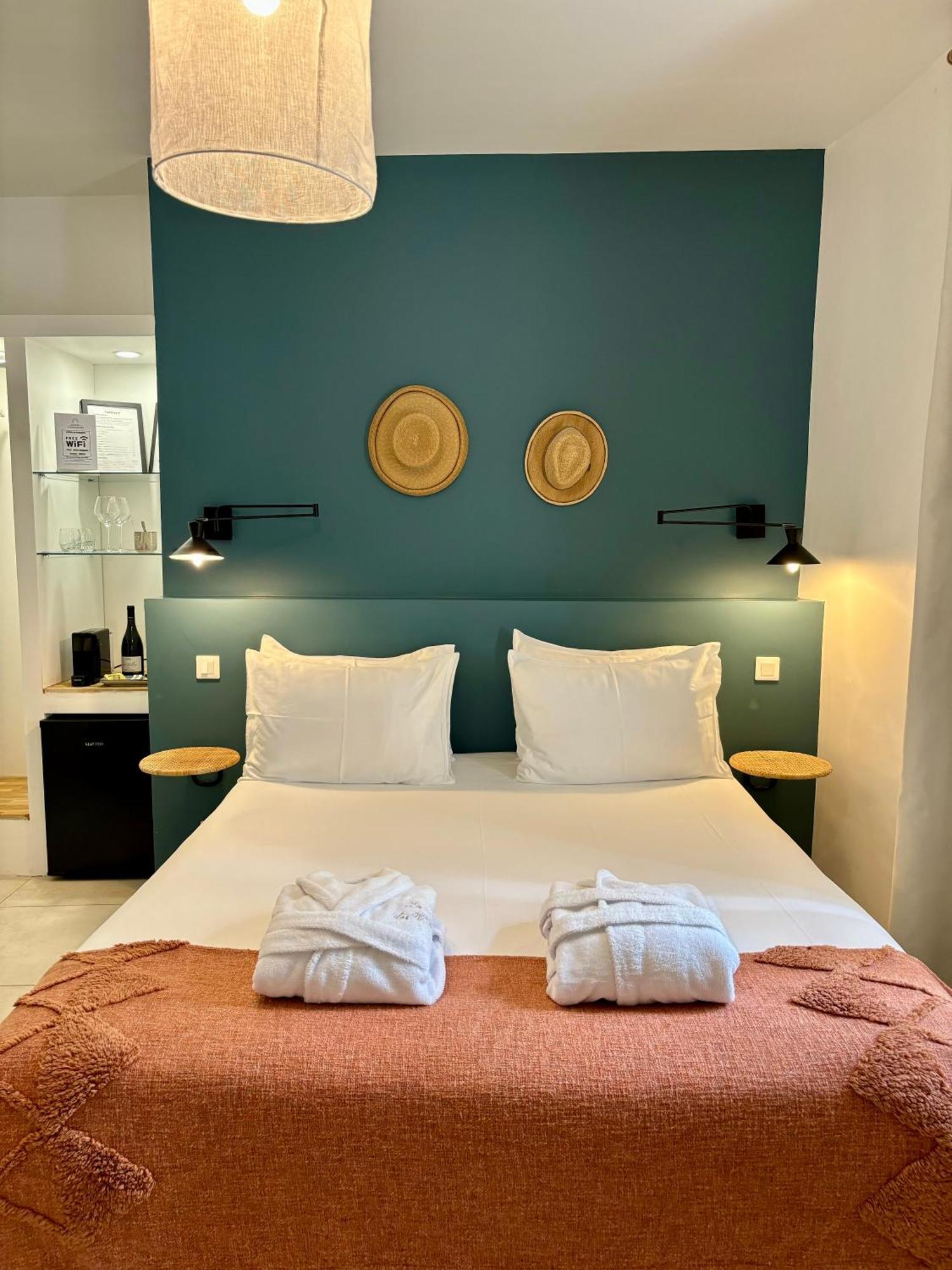 La Maison Des Vendangeurs - Table D'Hotes Le Soir Du Jeudi Au Dimanche- Jacuzzi - Balneo Spa - Acces Piscine Pour Toutes Les Chambres Sauf Studio Coquet- Piscine De Mai A Mi-Octobre Martignargues ภายนอก รูปภาพ