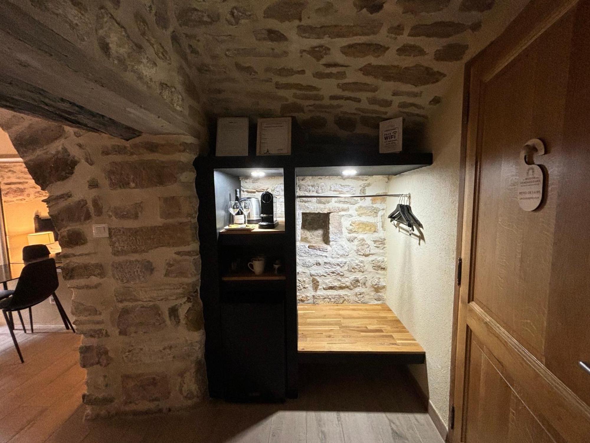 La Maison Des Vendangeurs - Table D'Hotes Le Soir Du Jeudi Au Dimanche- Jacuzzi - Balneo Spa - Acces Piscine Pour Toutes Les Chambres Sauf Studio Coquet- Piscine De Mai A Mi-Octobre Martignargues ภายนอก รูปภาพ