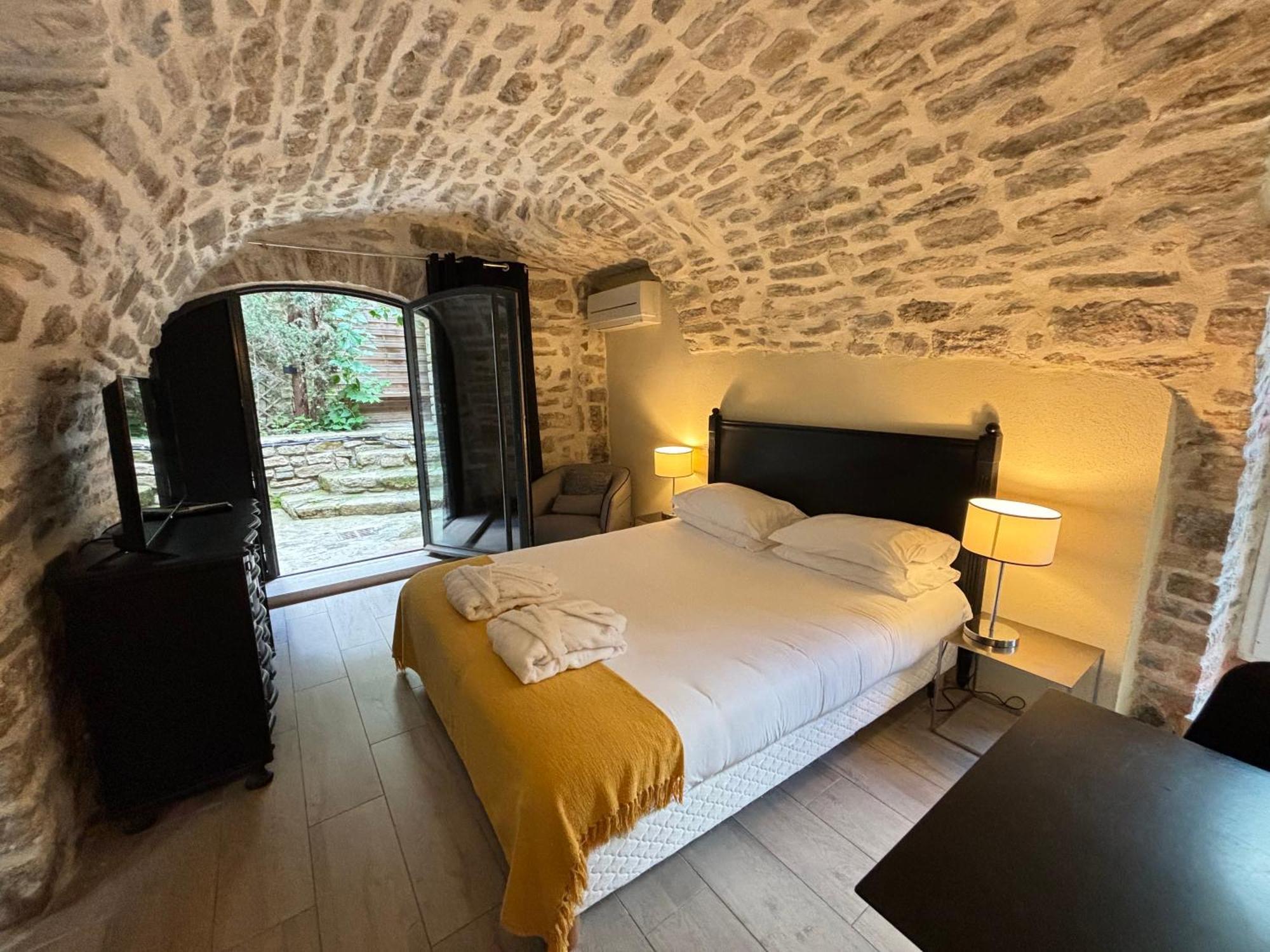 La Maison Des Vendangeurs - Table D'Hotes Le Soir Du Jeudi Au Dimanche- Jacuzzi - Balneo Spa - Acces Piscine Pour Toutes Les Chambres Sauf Studio Coquet- Piscine De Mai A Mi-Octobre Martignargues ภายนอก รูปภาพ